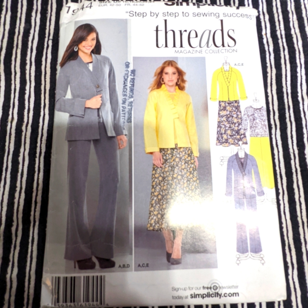 Simplicity 1944 size U5 16,18,20,22,24 Threads Magazine Addition Pattern ONLY